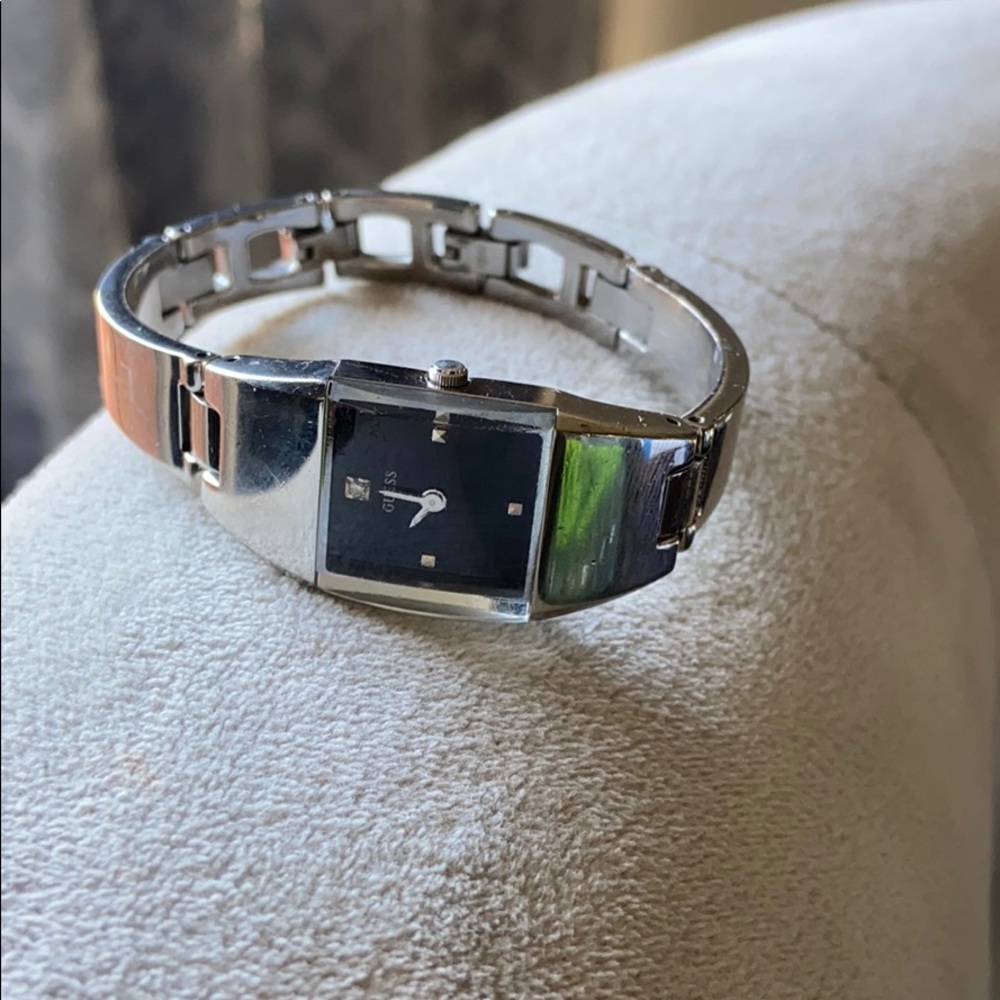 GUESS SILVERTONED WATCH